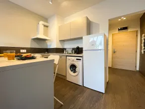 Cosher | Great Location + Stunning City Views - Image 3