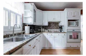 ENTIRE HOME, 4 BEDS, NEAR DOWNTOWN - Image 2
