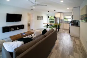 [Beach Retreat] modern condo +5 min. walk to beach - Image 3