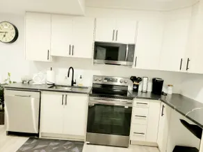 Stylish Suite with separate entrance - Image 5