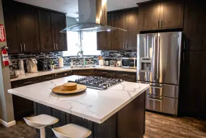 SIZZLING 2 bed 1 bath single family dwelling - Image 3