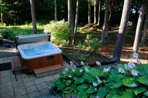 Tranquil lakefront retreat for nature lovers - Image 3