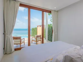 White Whale Beachfront Pool Villa - Image 4