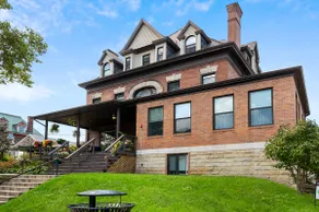 Secluded 2BR | Two Queen beds | Off-street parking - Image 4