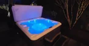 Harmony House *A/C *Hot Tub! - Image 4