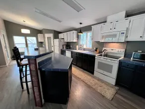 Cascadia Cottage-Riverfront near HotSpring& Hoodoo - Image 5