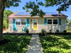 Little Beach House pet friendly 1 block to beach - Image 2