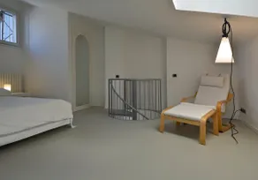 Apt. in historic centre: space, light & style! - Image 2
