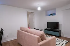 Cozy 2 Bed Suite in Toronto! - Image 5