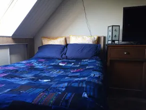Charming independent bedroom with bathroom. - Image 4