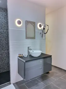 Arabian Nights Suite with spa bath - Image 4