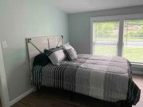 Miss Piggy’s Farmhouse HMT Trailhouse Rental - Image 2