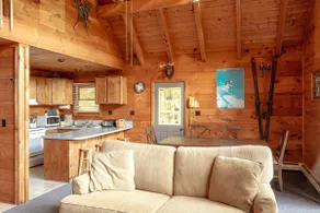 Cozy cabin in the woods- great location - Image 2