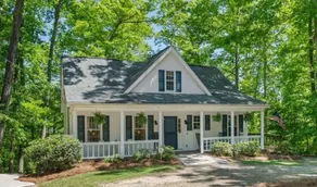 Discover Serenity at Orion’s Lakeside Retreat - Image 2