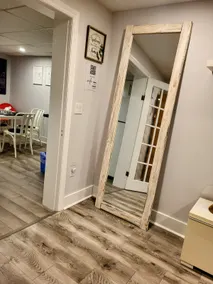 Spotless, centraly located 2bdr basement 850sq ft - Image 5