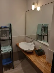 Apartment across from campus - Image 3