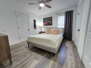 Historical SodoHouse DT near hospitals - Sleeps 11 - Image 5