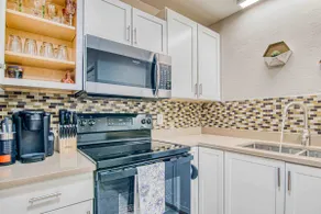 My Cozy Duplex “A” in the Heart of West Side - Image 5