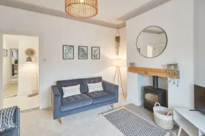 Host & Stay - Retreat By The Sea - Image 3