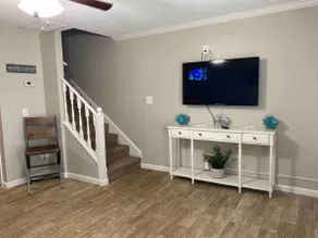 Charming Shoreline townhouse C - Image 5