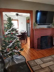 Beautiful House walk to everything downtown! - Image 2