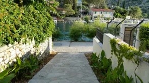 Holiday house MIA - Image 4