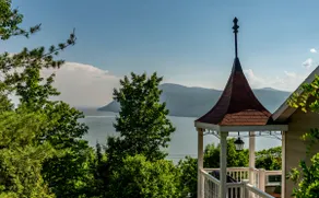 DOMAINE DU CAP CHARLEVOIX | River and mountain views - Image 2