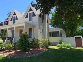 Romantic Historic Cottage in the Ozarks! - Image 3