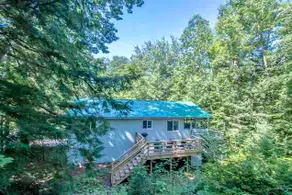 Dog friendly getaway w/ hot tub, sauna and skiing! - Image 3