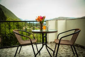 House overlooking the Valley, terrace and Jacuzzi - Image 2