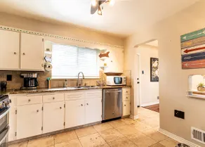 Old Town Arvada, Golden & Red Rocks- Pet Friendly - Image 3