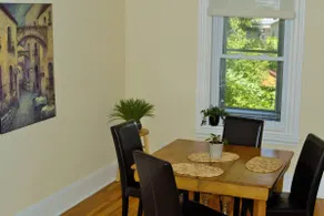 Super Cozy Central Home alongside Byward Market - Image 3