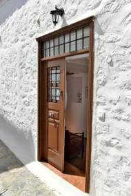 GIORGOS HOUSE - Image 3
