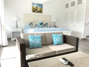 Stunning new place! w/ Pool and Resort Amenities! - Image 3