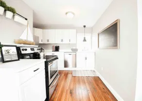 Cozy + Walkable • East End Getaway - Image 3