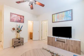 SOUTHWEST HOME 4BD 2.5BATH 15MIN TO THE STRIP - Image 2
