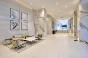 Luxury Waterfront Condo in Toronto - Image 2