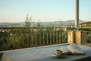 Peaceful house, beautiful view - Image 5