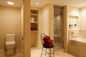Private unit close to Rideau Canal - Image 5