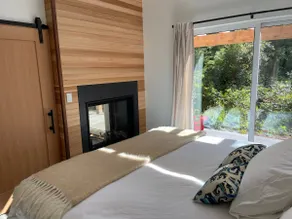 Tofino Rainforest view modern private cabin - Image 2