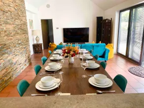 6 Bedroom Bungalow Ascot Racecourse 75” TV - Image 3