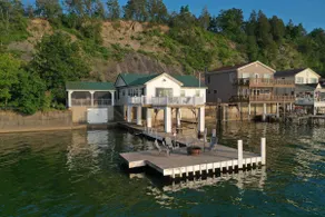O’vr Water Cottage - Image 2