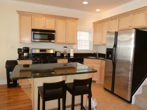 GOLD COAST.2 BLOCKS TO BEACH.3 BR.2.5 BA.WIFI - Image 5