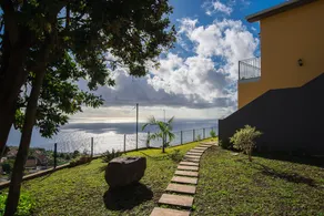 Spazioso appartamento con 1 letto con fantastica vista mare a 180 ° e Arco da Calheta - Image 3