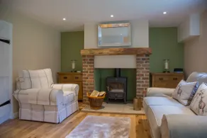 Stride cottage 4 nights minimum stay. - Image 3