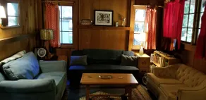 Judy's Vintage Mt. Hood Cabin. - Image 5