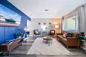 Welcoming & Cozy Mid-Century Home- Self Check-In - Image 3