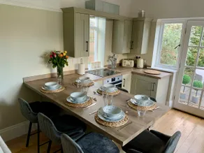 ENTIRE PLACE CLOSE TO ZOO, RIVER DEE, FREE PARKING - Image 3