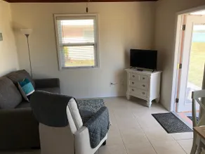 Coral Beach Cottage #1 - Sleeps 2 Adults 2 Kids - Image 3