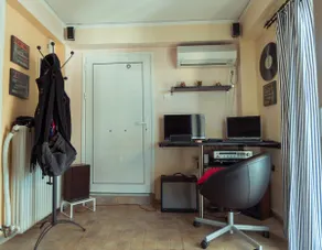 Modern 7th floor studio - Image 2
